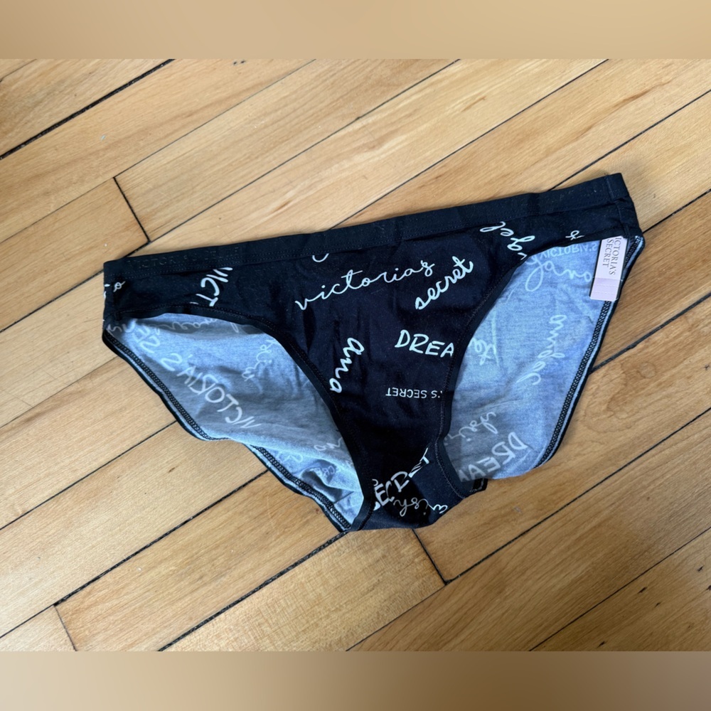 NWT‎ Victoria’s Secret bikini style black printed panty